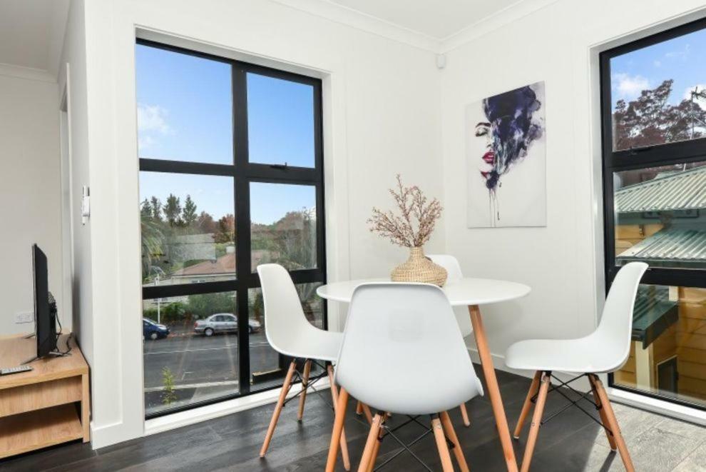 Central Park Gemini Apartments Хамилтън Екстериор снимка